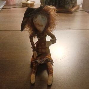 Elegant Brown and Black Accent Decor